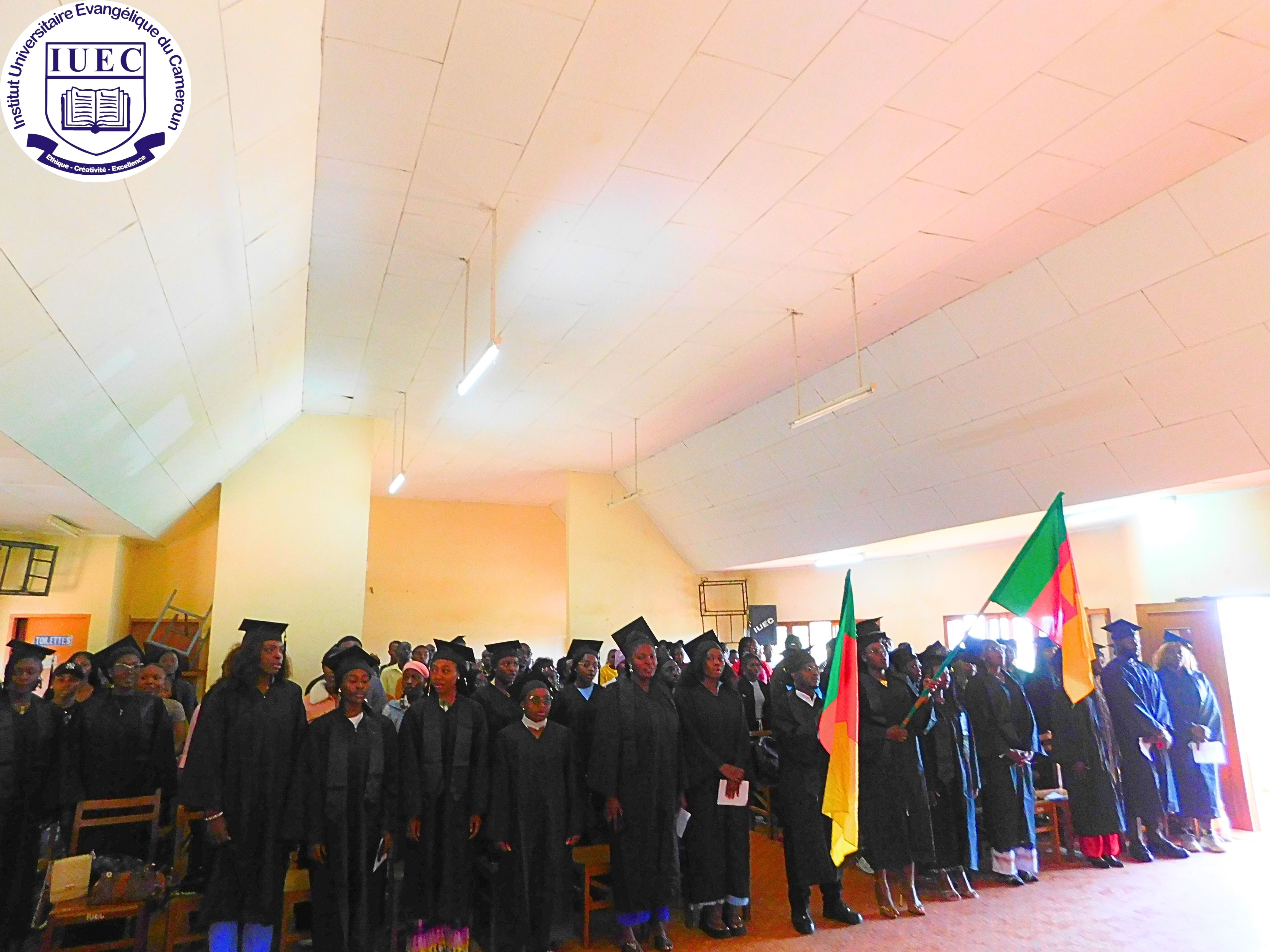 Exécution de l'hymne national lors du lancement de l'année académique à l'IUEC